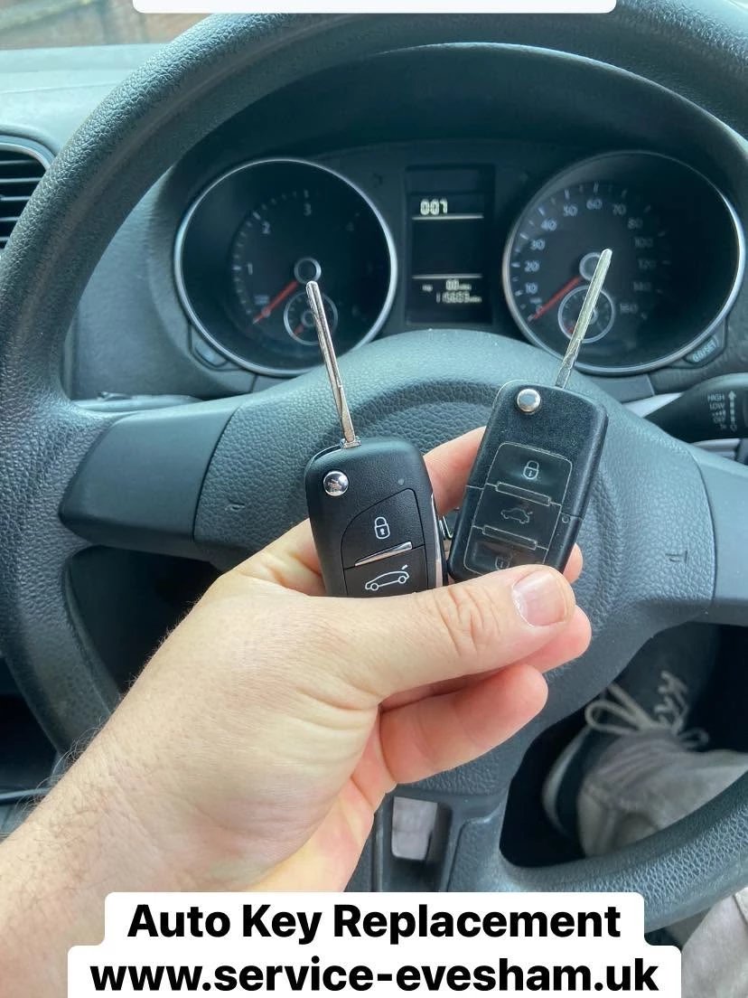 2012 VW Golf spare car key cut and programmed by mobile auto locksmith in Droitwich