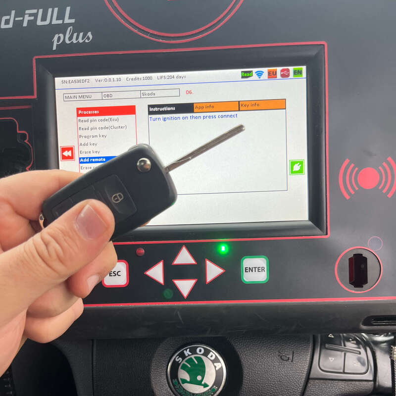 Skoda immobiliser and car key programming diagnostic process
