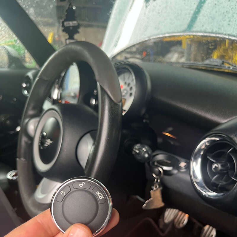 MINI remote key coding performed with specialist equipment