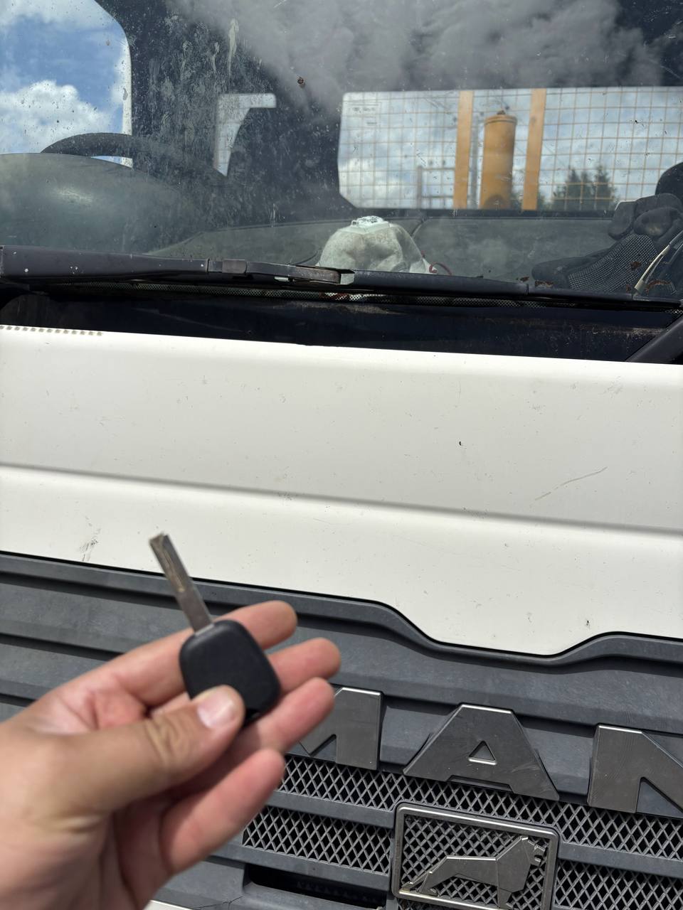 MAN TGL 2008 All Keys Lost – Mobile Truck Key Replacement - real GsmHelp completed job photo 1