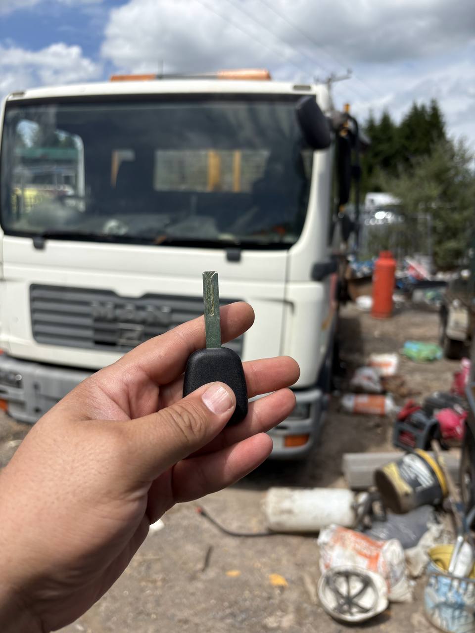 MAN TGL 2008 All Keys Lost – Mobile Truck Key Replacement - real GsmHelp completed job photo 2