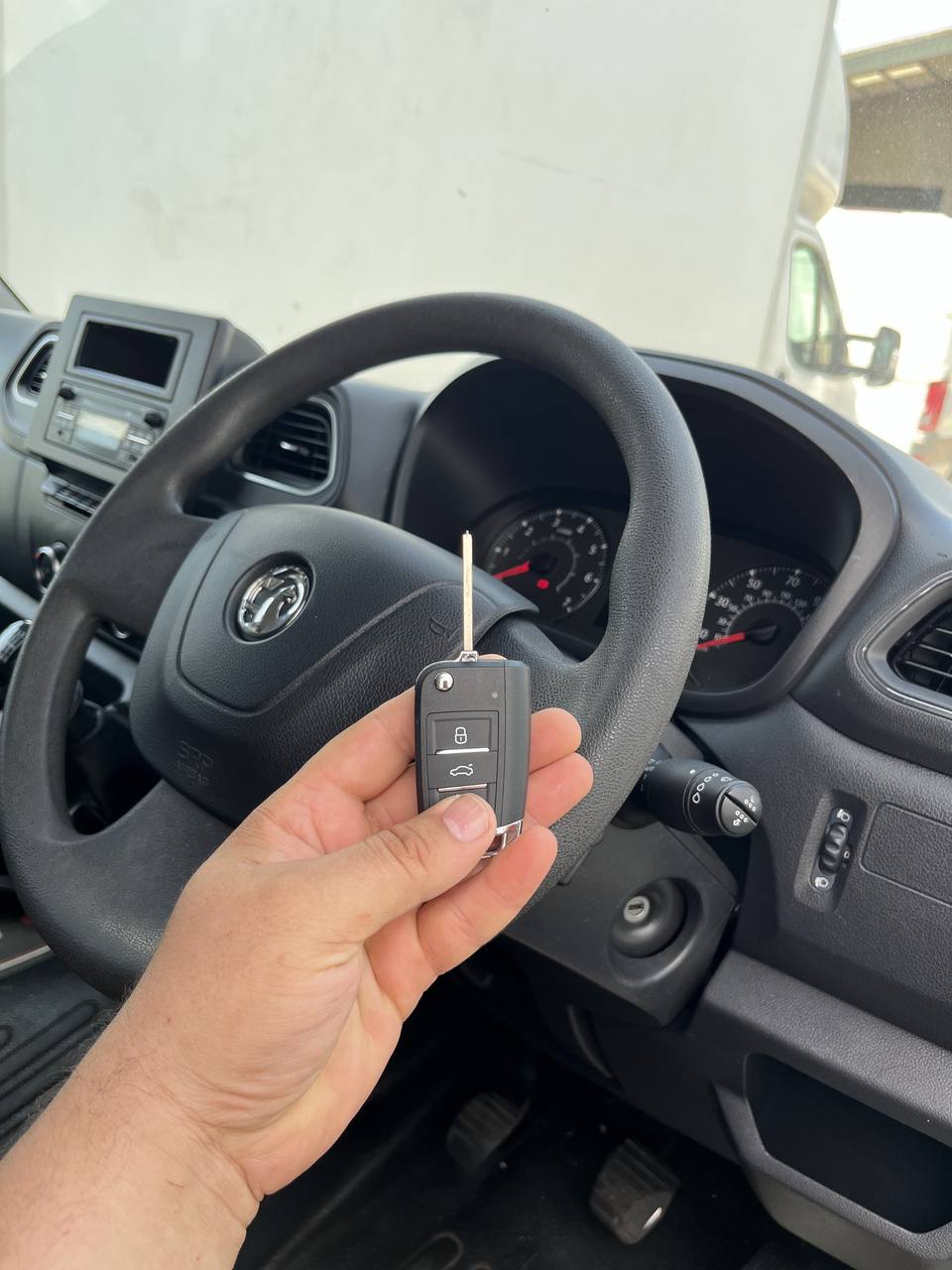 Vauxhall Movano All Keys Lost – Van Key Replacement Evesham - real GsmHelp completed job photo 2