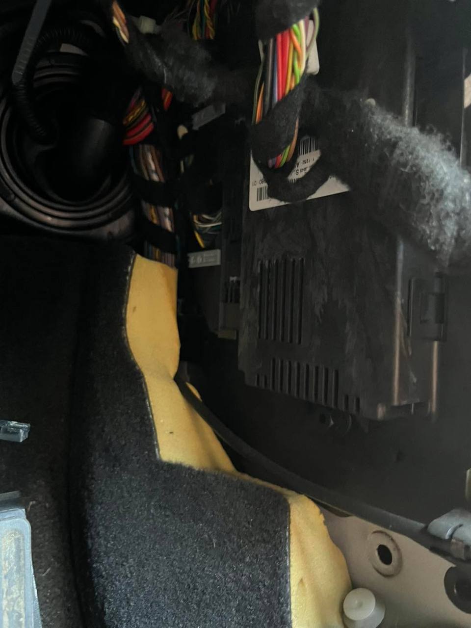 BMW 118D FRM Module Repair – Footwell Module Restored – genuine GsmHelp job photo 11