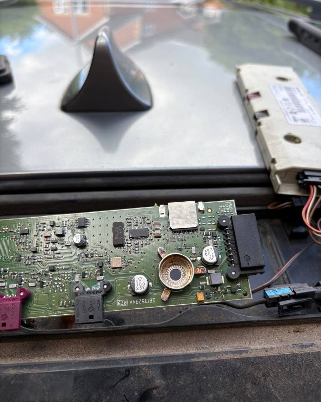 BMW 5 Series Touring Remote Key Fault – Diversity Antenna Repair – genuine GsmHelp job photo 6