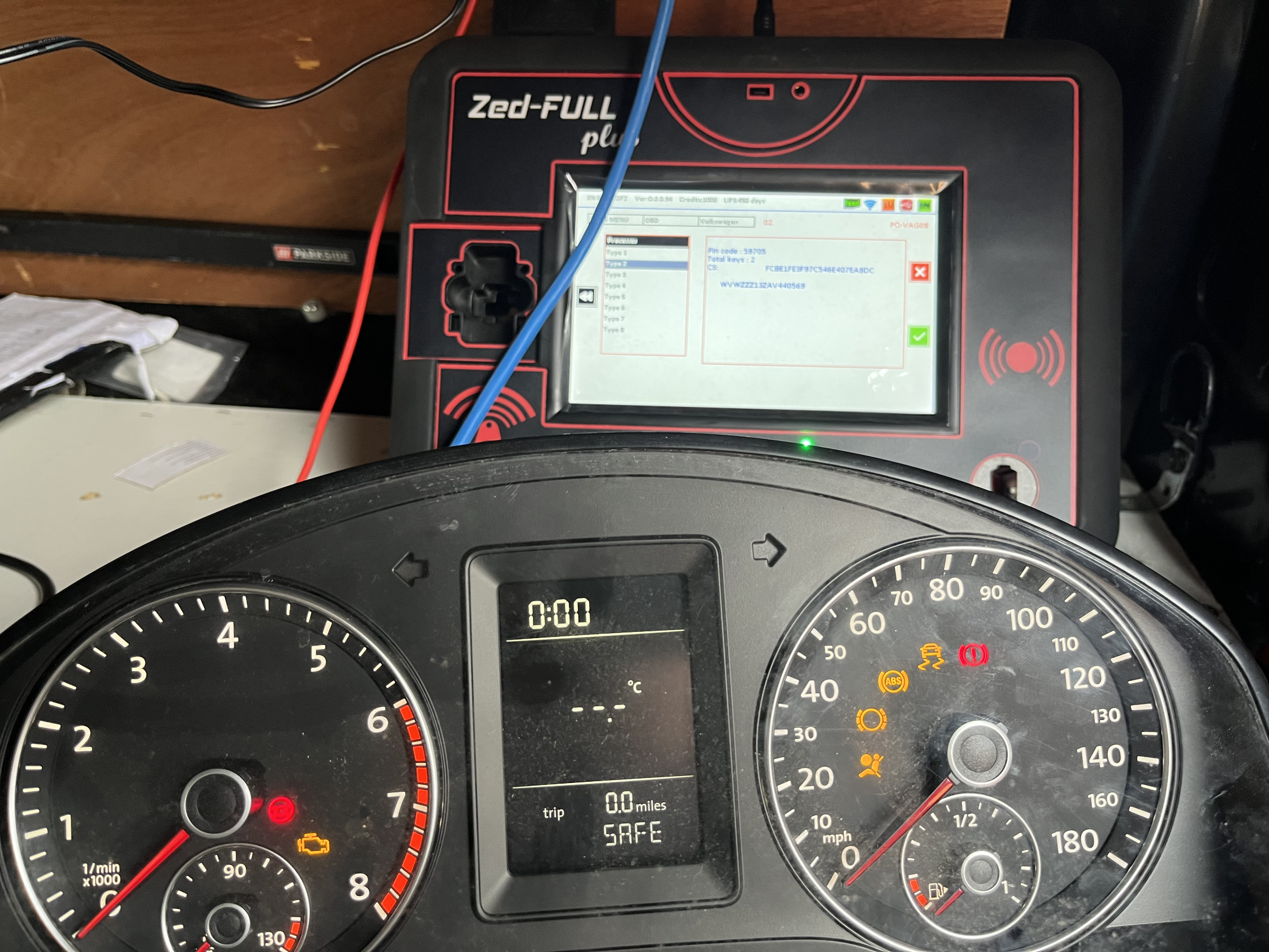 Mobile Auto Locksmith Evesham - key programming example