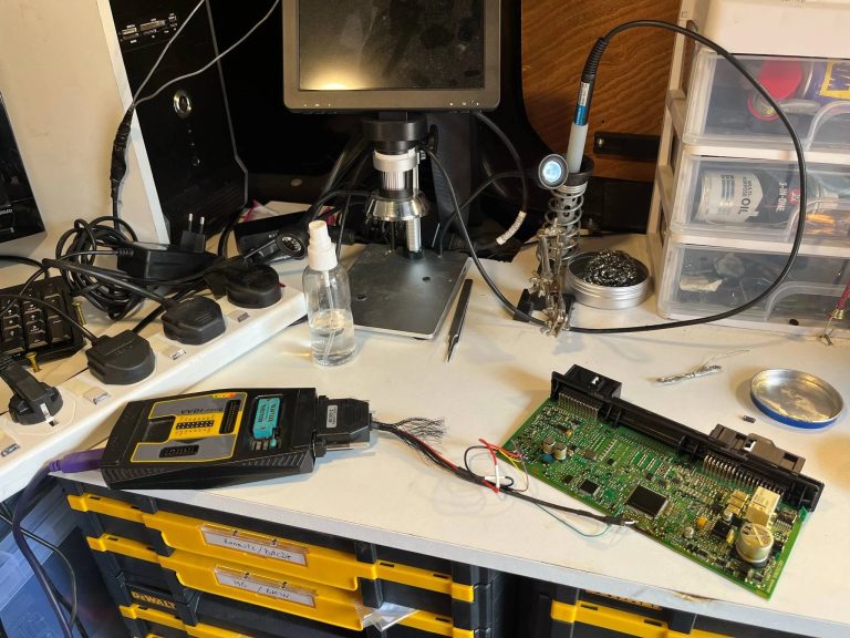 BMW X3 F25 CAS4 all keys lost immobiliser key programming and EEPROM work in Gloucester